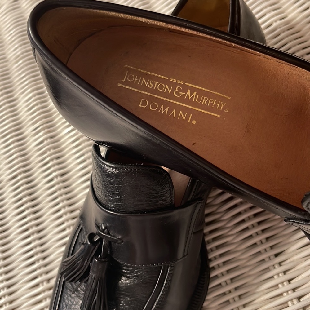 LIKE NEW mens JOHNSTON & MURPHY Black leather shoes. 8M. Worn once. EXCELLENT - Picture 2 of 9